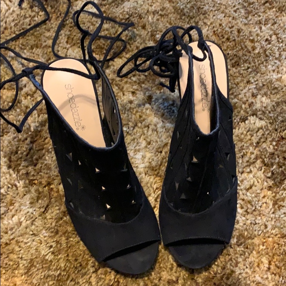 Heels - Picture 3 of 4